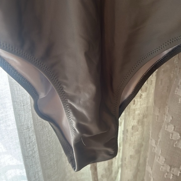 CUPSHE Size Large green one piece zig zag style bathing suit - Picture 3 of 5